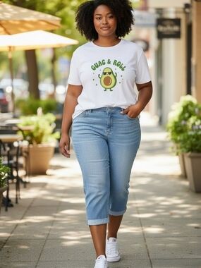 just be Light Wash Denim Capri Jeans